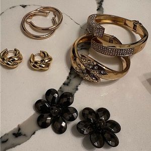 Statement jewelry at an incredible price! Need the space.